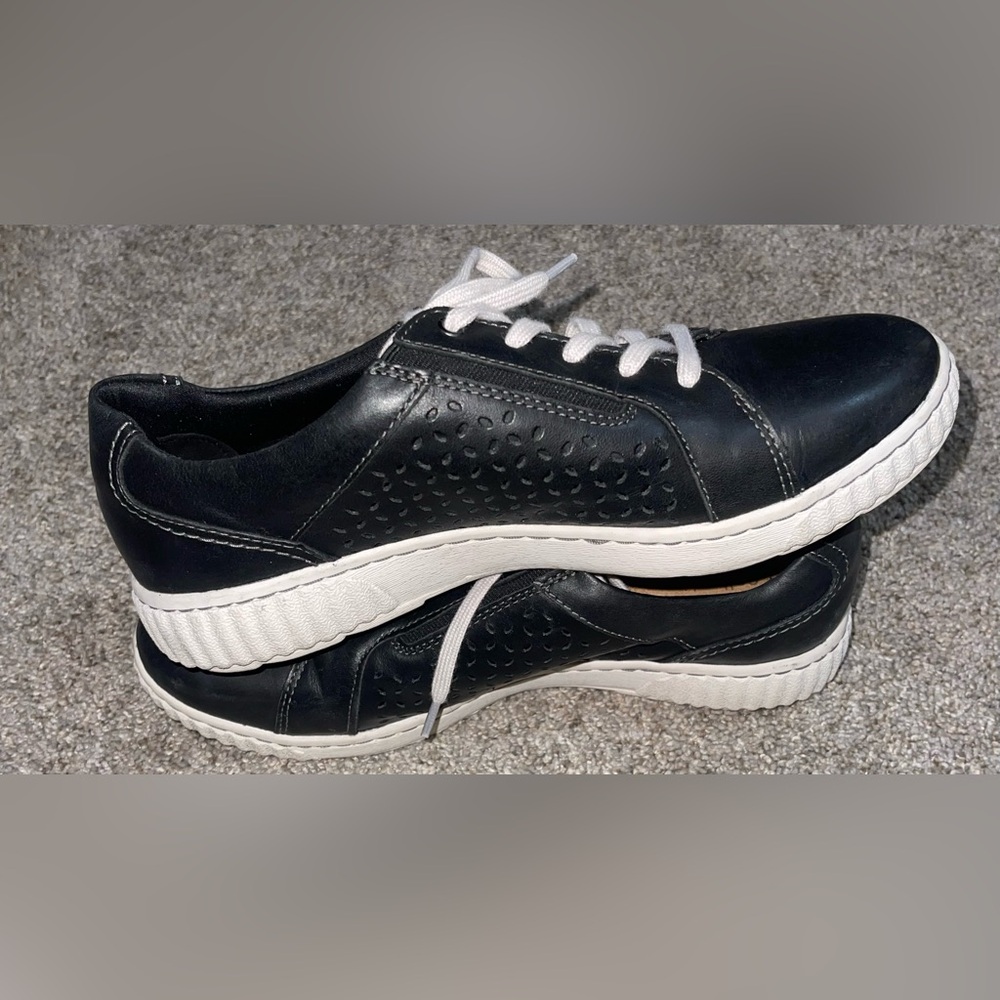 Clark’s Women’s 9 black leather sneaker casual lace up - Picture 5 of 9